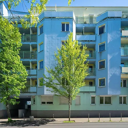 Bright Robocza In Wilda With Parking By Renters * Poznań