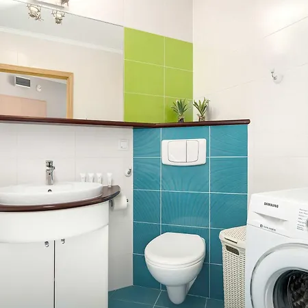 Bright Robocza In Wilda With Parking By Renters