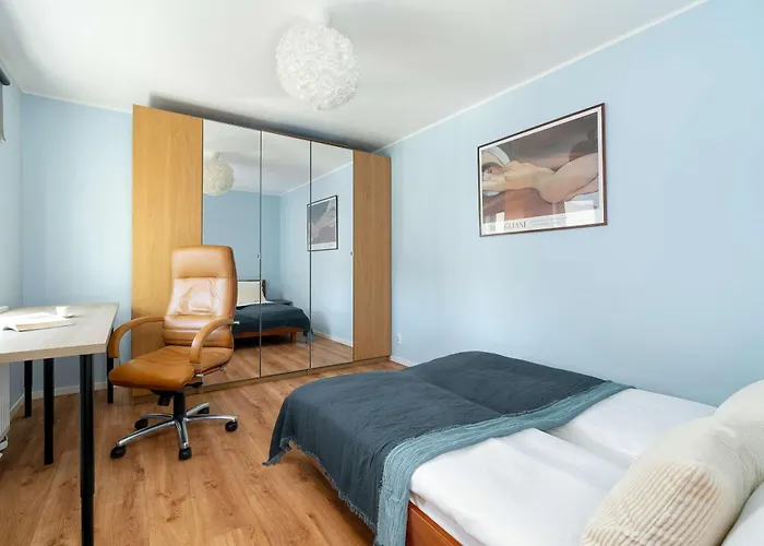 Bright Robocza In Wilda With Parking By Renters Daire Poznan