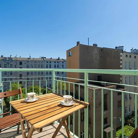 Bright Robocza In Wilda With Parking By Renters * Poznan