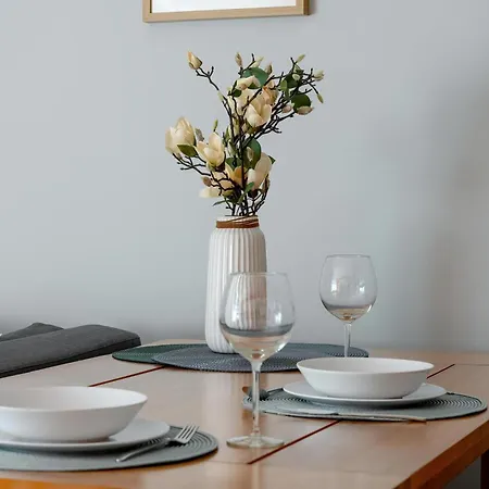 Apartment Bright Robocza In Wilda With Parking By Renters