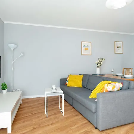 Bright Robocza In Wilda With Parking By Renters Posen