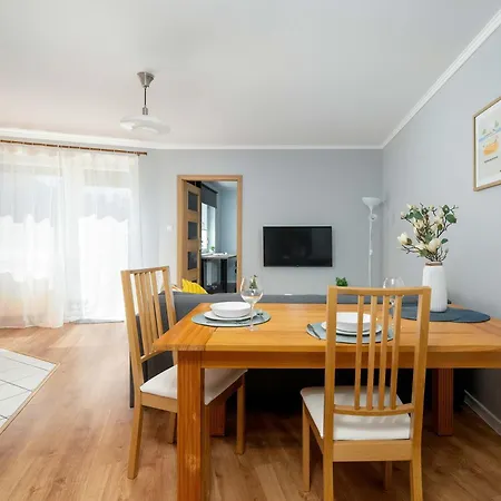 דירה Bright Robocza In Wilda With Parking By Renters