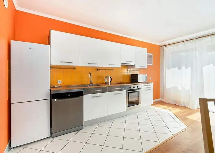 Bright Robocza In Wilda With Parking By Renters Познань