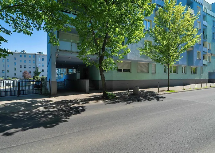 Апартаменты Bright Robocza In Wilda With Parking By Renters Познань