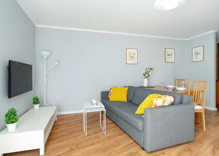 Bright Robocza In Wilda With Parking By Renters Познань