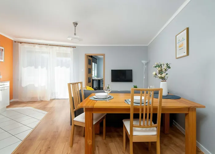 Daire Bright Robocza In Wilda With Parking By Renters